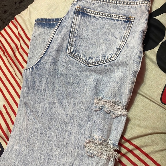 High waist Asymmetrical Ripped Jeans - Picture 1 of 2